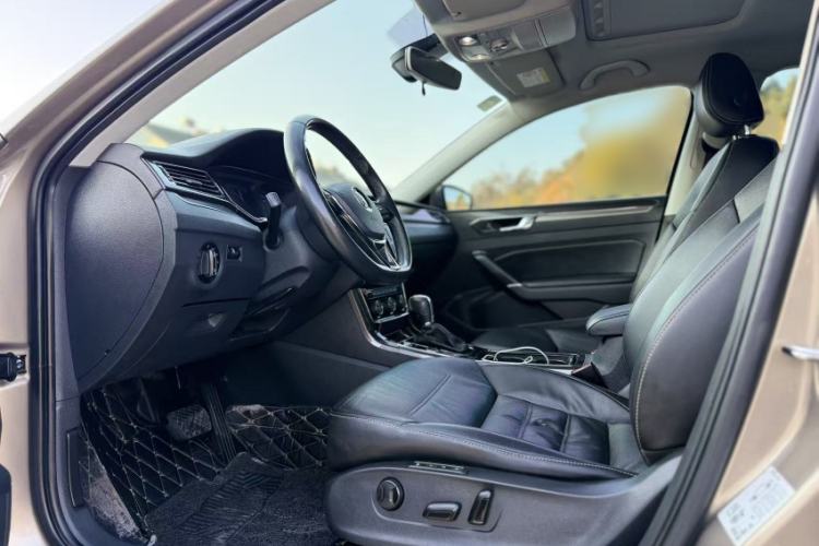 Used Volkswagen Passat 2017 330TSI DSG Prestige Edition Interior 1