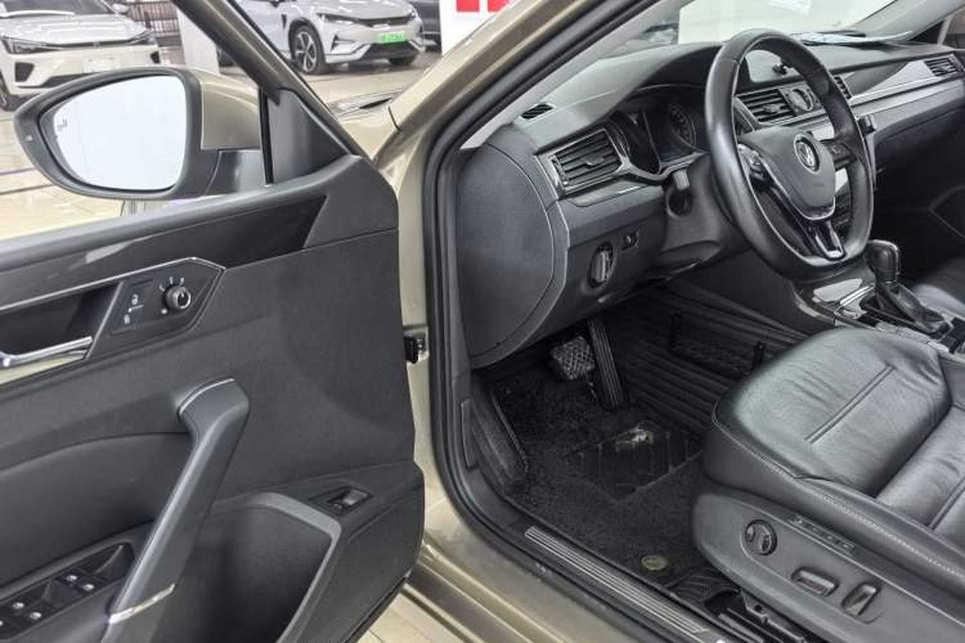 Used Volkswagen Passat 2017 330TSI DSG Prestige Edition Interior 4
