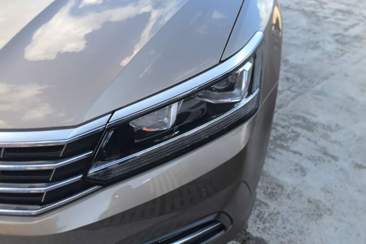 Used Volkswagen Passat 2017 330TSI DSG Luxury Edition Left Front Headlight
