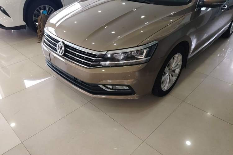 Used Volkswagen Passat 2017 330TSI DSG Luxury Edition Left Front Headlight