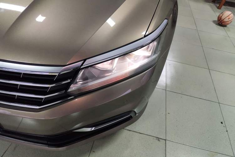 Used Volkswagen Passat 2017 330TSI DSG Luxury Edition Left Front Headlight