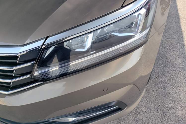 Used Volkswagen Passat 2017 330TSI DSG Luxury Edition Left Front Headlight