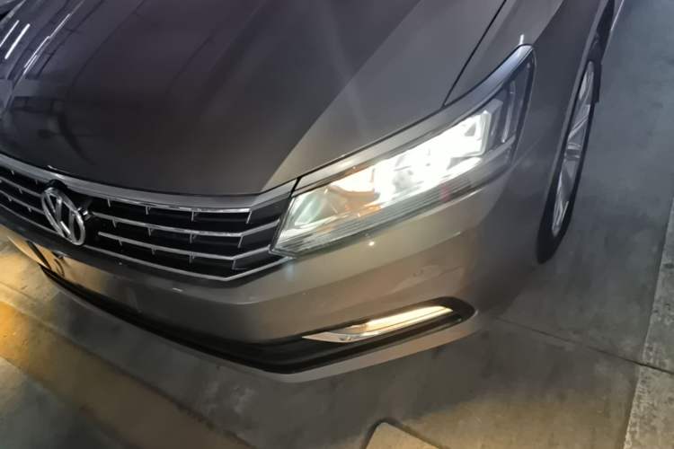 Used Volkswagen Passat 2017 330TSI DSG Luxury Edition Left Front Headlight