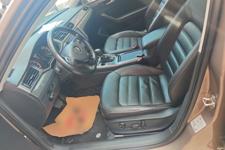 Used Volkswagen Passat 2017 330TSI DSG Luxury Edition Left Front Seat