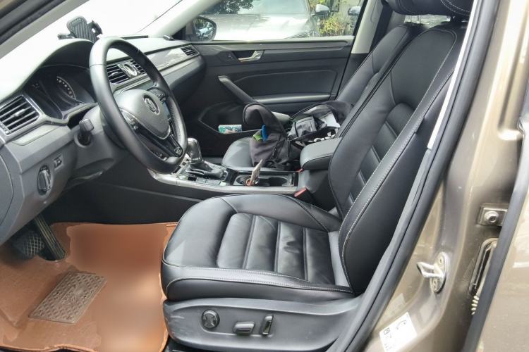Used Volkswagen Passat 2017 330TSI DSG Luxury Edition Left Front Seat