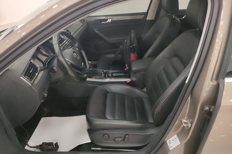 Used Volkswagen Passat 2017 330TSI DSG Luxury Edition Left Front Seat