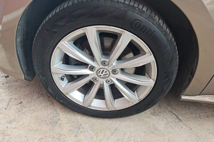 Used Volkswagen Passat 2017 330TSI DSG Luxury Edition Left Front Wheel Hub
