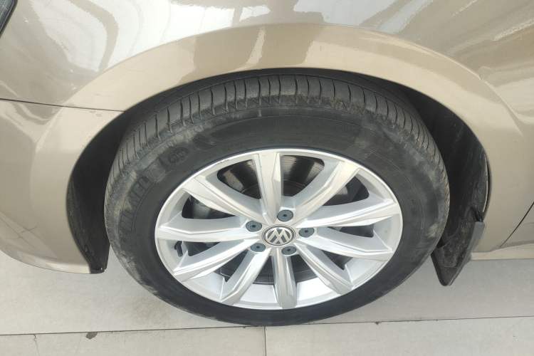 Used Volkswagen Passat 2017 330TSI DSG Prestige Edition Left Front Wheel Hub