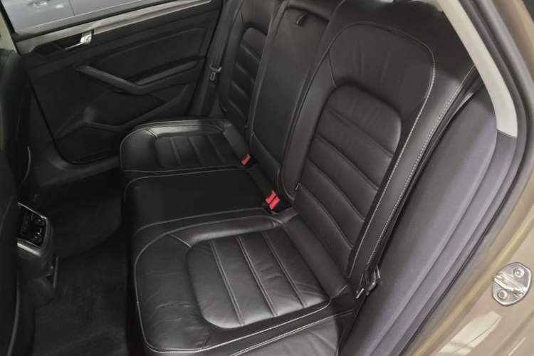 Used Volkswagen Passat 2017 330TSI DSG Luxury Edition Left Rear Seat