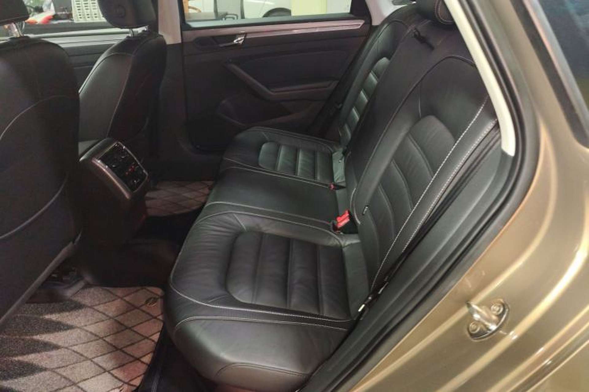 Used Volkswagen Passat 2017 330TSI DSG Luxury Edition Left Rear Seat