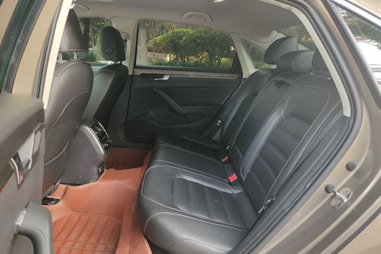 Used Volkswagen Passat 2017 280TSI DSG Luxury Edition Left Rear Seat
