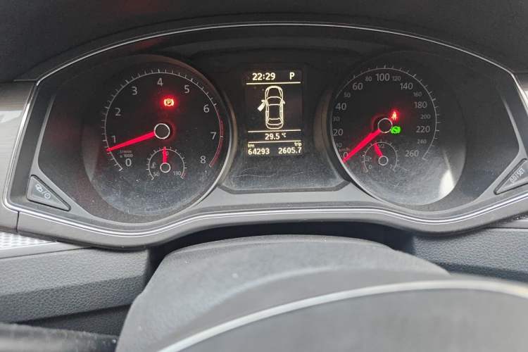Used Volkswagen Passat 2017 330TSI DSG Luxury Edition Odometer Close Up