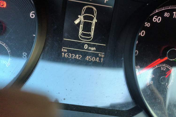 Used Volkswagen Passat 2017 330TSI DSG Luxury Edition Odometer Close Up