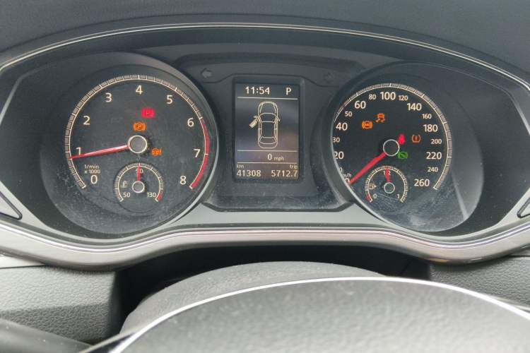 Used Volkswagen Passat 2017 330TSI DSG Luxury Edition Odometer Close Up