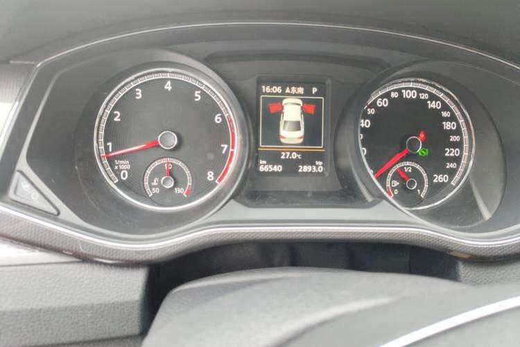 Used Volkswagen Passat 2017 330TSI DSG Prestige Edition Odometer Close Up