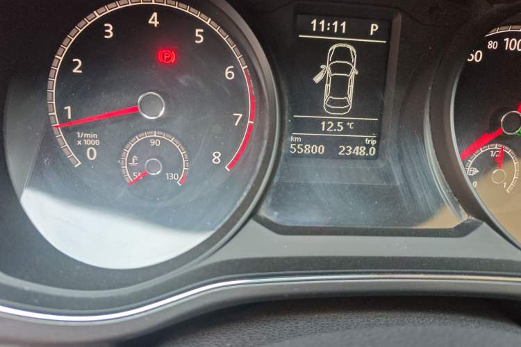 Used Volkswagen Passat 2017 330TSI DSG Luxury Edition Odometer Close Up