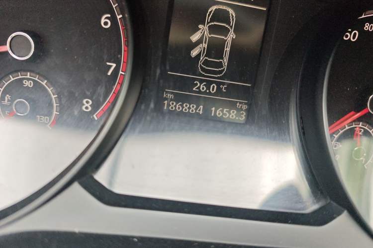 Used Volkswagen Passat 2017 280TSI DSG Luxury Edition Odometer Close Up