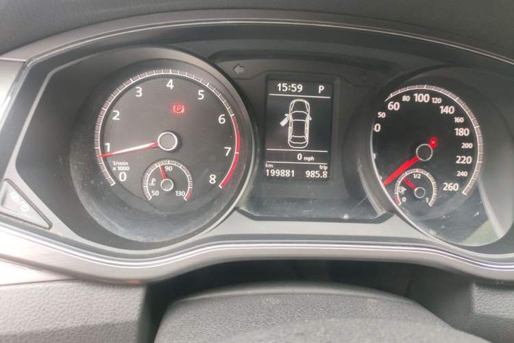 Used Volkswagen Passat 2017 330TSI DSG Luxury Edition Odometer Close Up