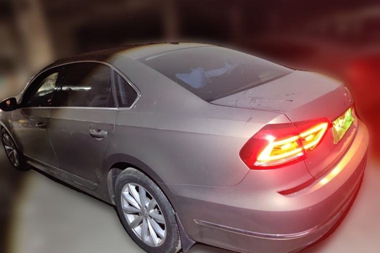 Used Volkswagen Passat 2017 330TSI DSG Luxury Edition Rear Left 45 Deg
