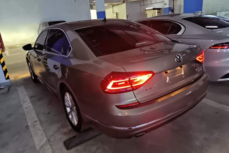 Used Volkswagen Passat 2017 330TSI DSG Luxury Edition Rear Left 45 Deg