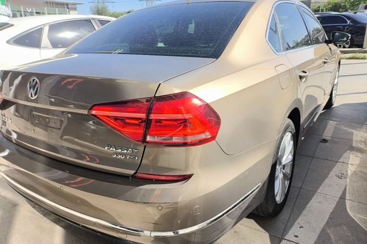 Used Volkswagen Passat 2017 330TSI DSG Luxury Edition Rear Right 45 Deg