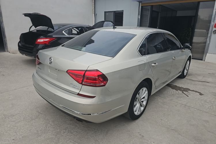Used Volkswagen Passat 2017 330TSI DSG Luxury Edition Rear Right 45 Deg