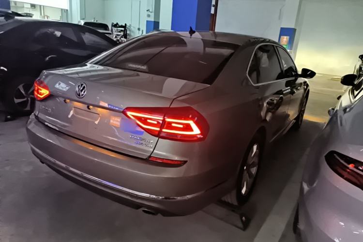 Used Volkswagen Passat 2017 330TSI DSG Luxury Edition Rear Right 45 Deg