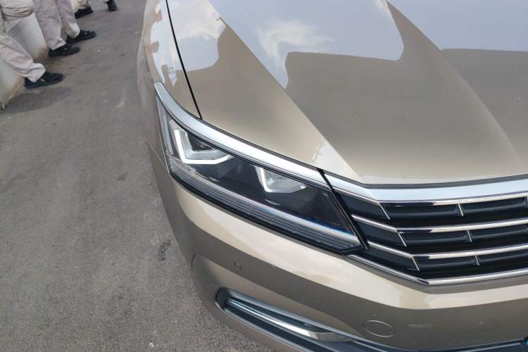 Used Volkswagen Passat 2017 330TSI DSG Luxury Edition Right Front Headlight