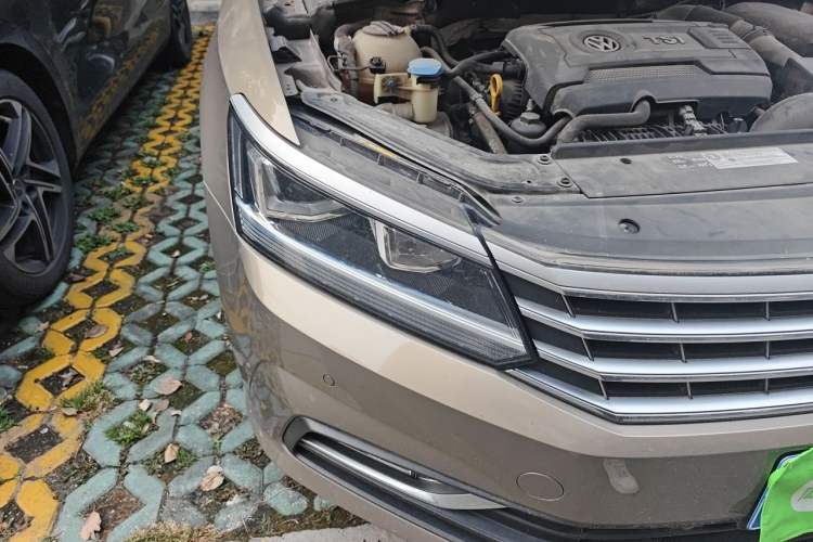 Used Volkswagen Passat 2017 330TSI DSG Luxury Edition Right Front Headlight