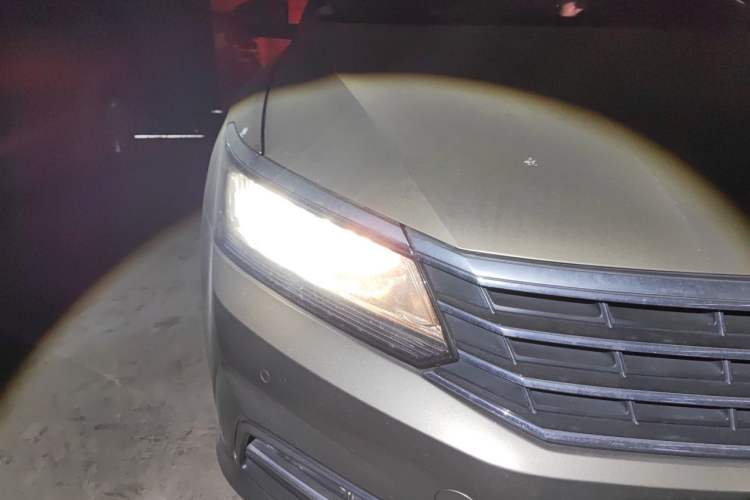 Used Volkswagen Passat 2017 330TSI DSG Luxury Edition Right Front Headlight