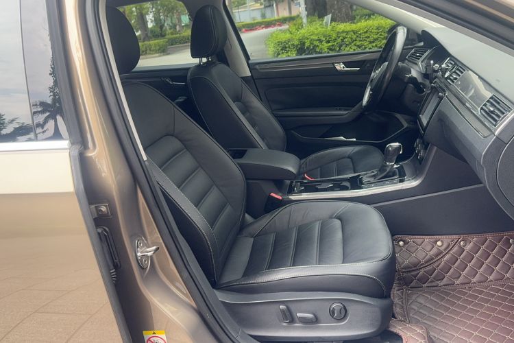 Used Volkswagen Passat 2017 280TSI DSG Luxury Edition Right Front Seat