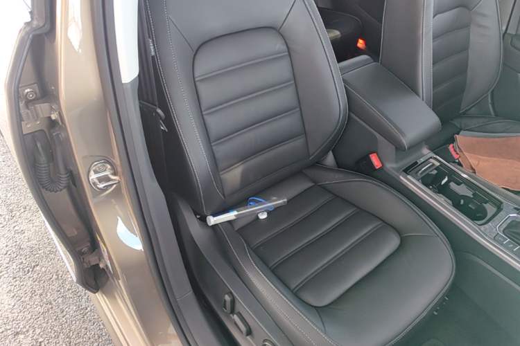Used Volkswagen Passat 2017 330TSI DSG Luxury Edition Right Front Seat