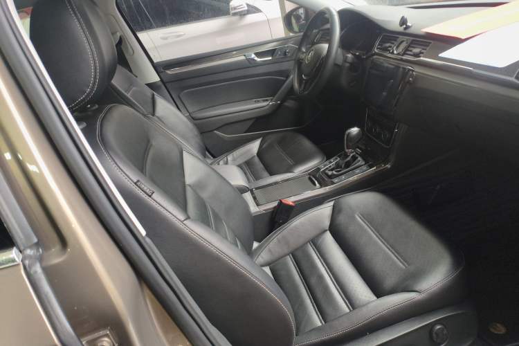 Used Volkswagen Passat 2017 330TSI DSG Prestige Edition Right Front Seat