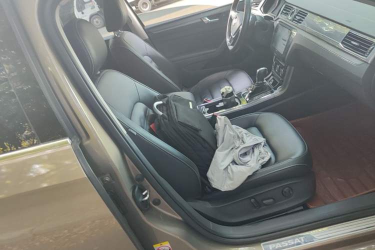 Used Volkswagen Passat 2017 280TSI DSG Luxury Edition Right Front Seat