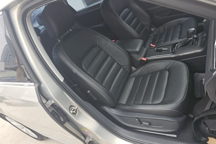 Used Volkswagen Passat 2017 330TSI DSG Luxury Edition Right Front Seat
