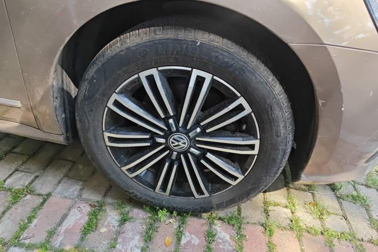 Used Volkswagen Passat 2017 330TSI DSG Prestige Edition Right Front Wheel Hub