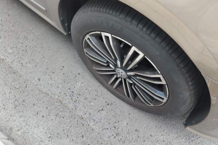 Used Volkswagen Passat 2017 330TSI DSG Prestige Edition Right Front Wheel Hub