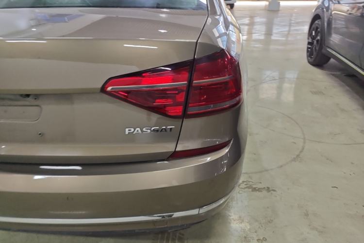 Used Volkswagen Passat 2017 330TSI DSG Luxury Edition Right Rear Taillight
