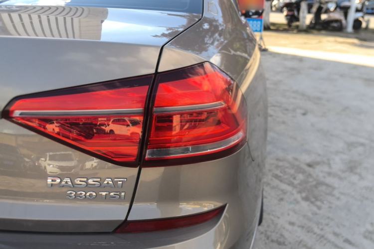 Used Volkswagen Passat 2017 330TSI DSG Luxury Edition Right Rear Taillight