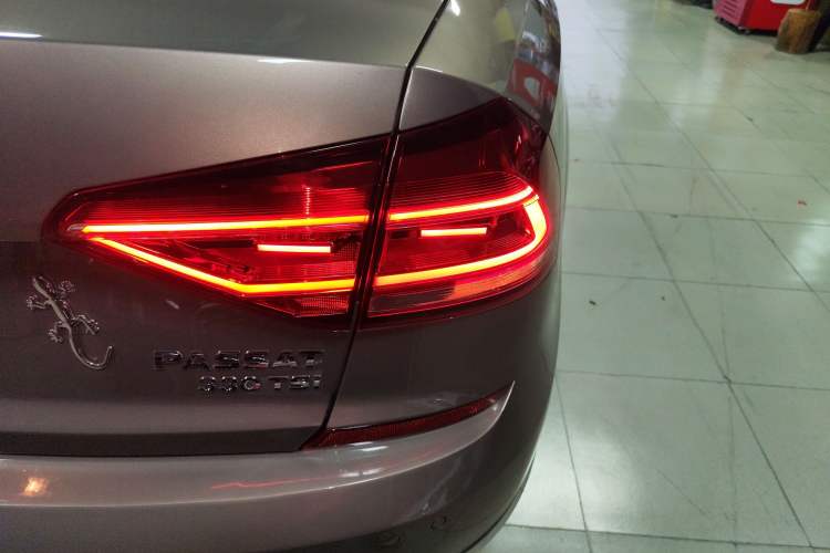Used Volkswagen Passat 2017 330TSI DSG Luxury Edition Right Rear Taillight
