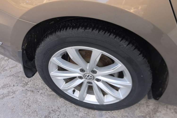 Used Volkswagen Passat 2017 330TSI DSG Luxury Edition Right Rear Wheel Hub