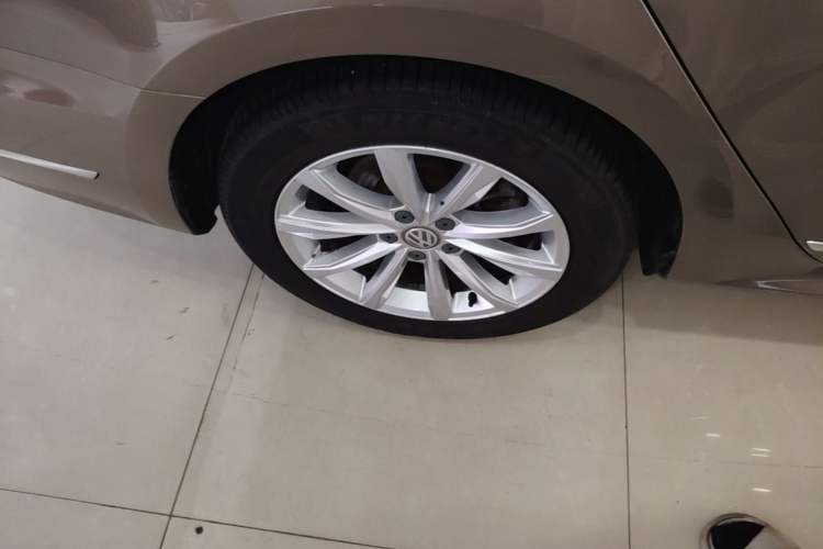 Used Volkswagen Passat 2017 330TSI DSG Luxury Edition Right Rear Wheel Hub