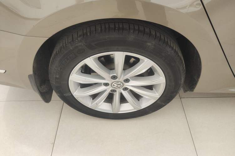 Used Volkswagen Passat 2017 330TSI DSG Prestige Edition Right Rear Wheel Hub