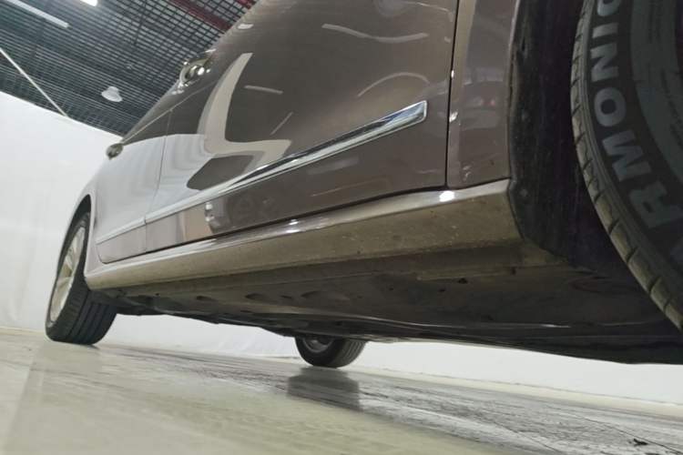 Used Volkswagen Passat 2017 330TSI DSG Luxury Edition Right Side Sill