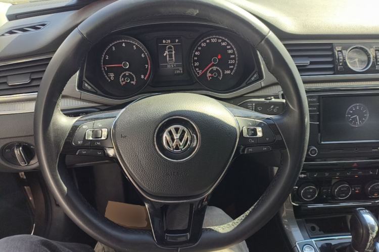 Used Volkswagen Passat 2017 330TSI DSG Luxury Edition Steering Wheel