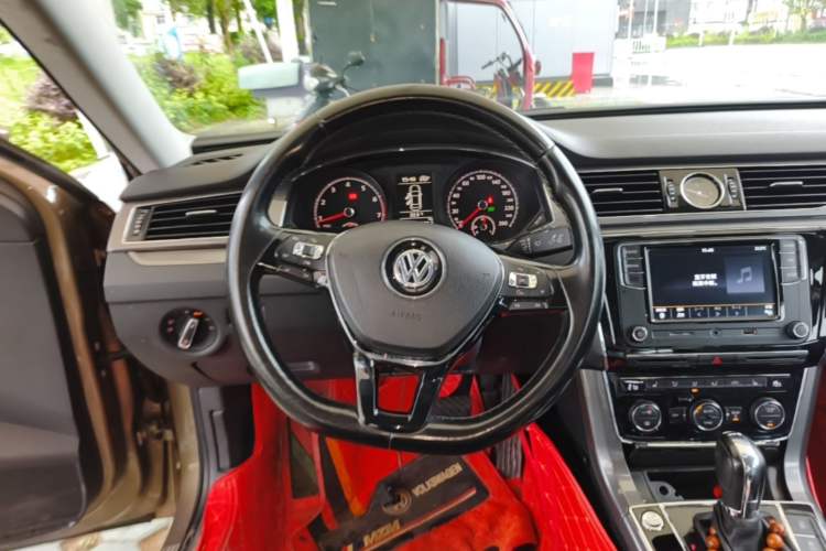 Used Volkswagen Passat 2017 280TSI DSG Luxury Edition Steering Wheel