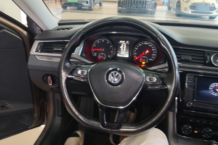Used Volkswagen Passat 2017 330TSI DSG Luxury Edition Steering Wheel