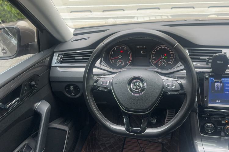 Used Volkswagen Passat 2017 280TSI DSG Luxury Edition Steering Wheel