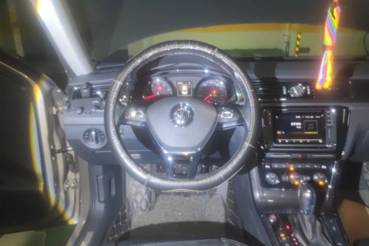 Used Volkswagen Passat 2017 330TSI DSG Prestige Edition Steering Wheel