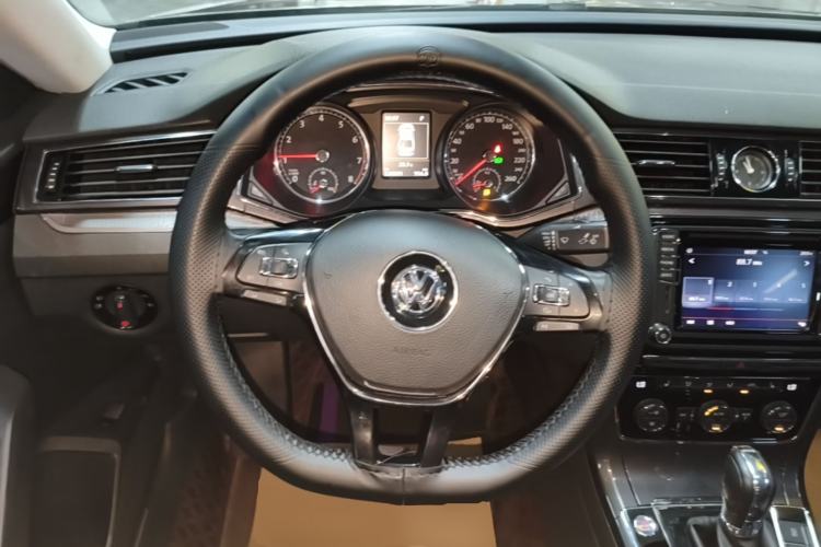 Used Volkswagen Passat 2017 330TSI DSG Prestige Edition Steering Wheel